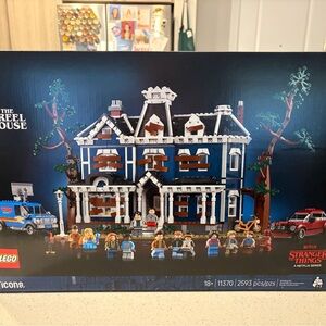 NIB Sealed LEGO Stranger Things: The Creel House Set